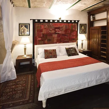 Oda ve Kahvaltı Dei Due Portoni Storica Lecce