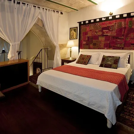 Oda ve Kahvaltı Dei Due Portoni Storica Lecce