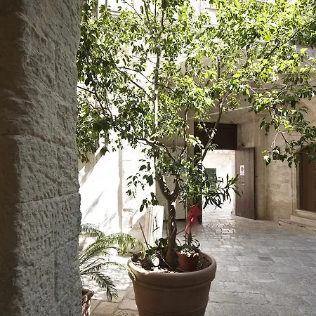 Oda ve Kahvaltı Dei Due Portoni Storica Lecce