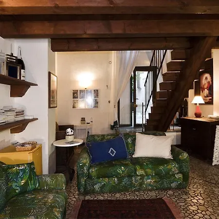 فندق مبيت وإفطار Dei Due Portoni Storica 3*